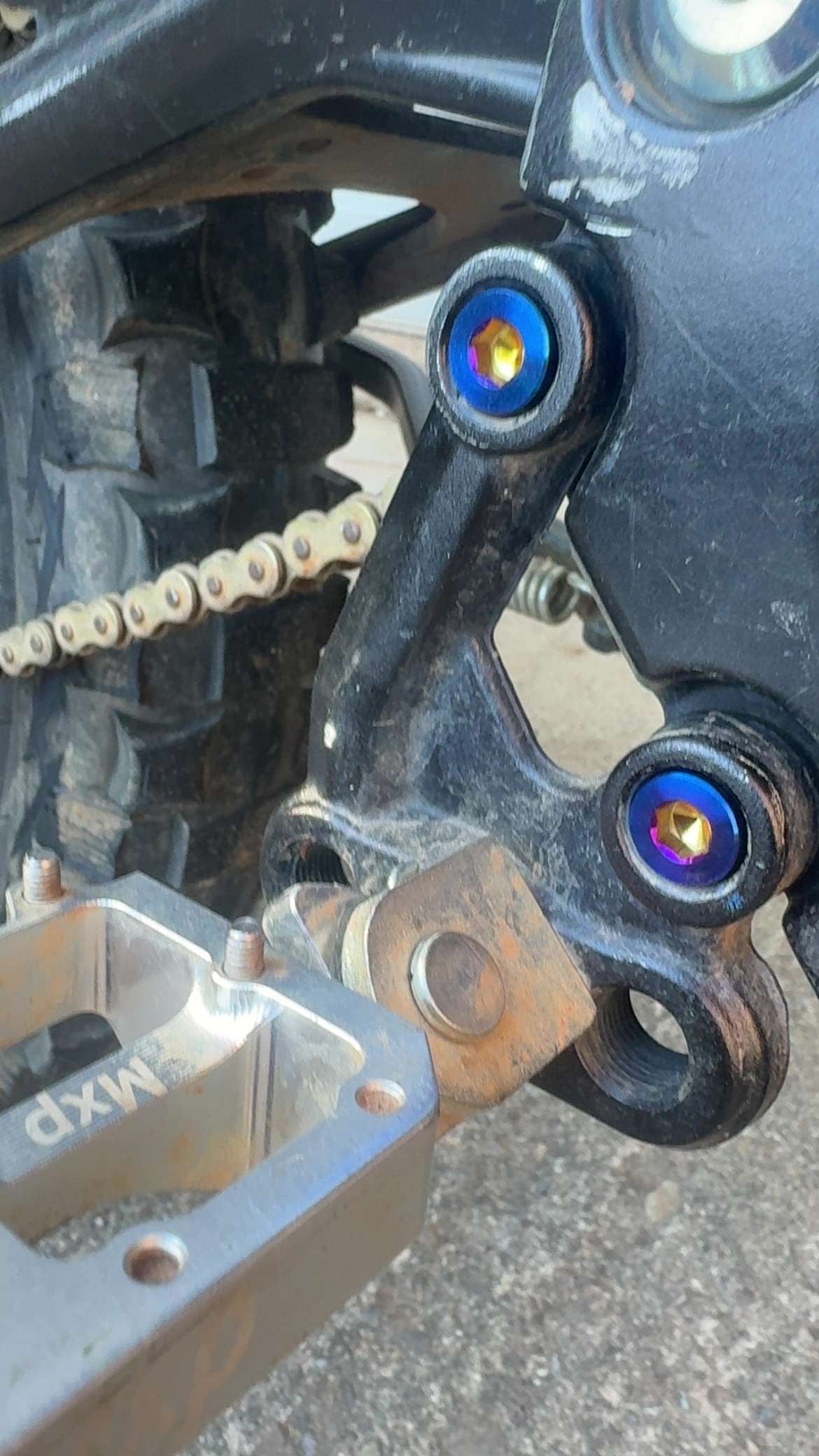 Foot bracket/subframe titanium bolts